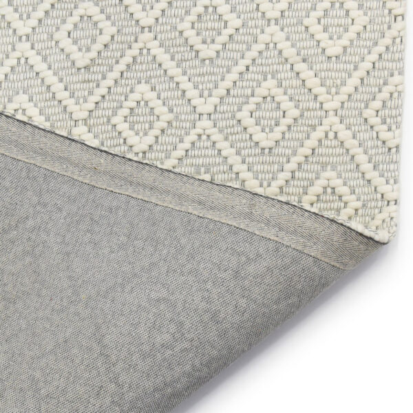 Modern Jaquard Woolen White Carpet